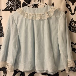 v i n t a g e  lace cropped top